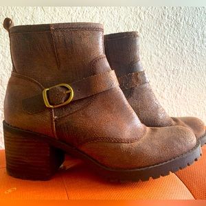 Lucky Brand zip up brown bootie